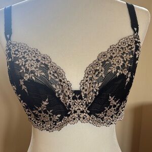 Wacoal Black and Cream Lace Bra
